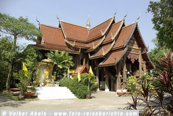 Tempel in Nordthailand bei Chiang Mai © Volker Abels