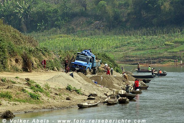 Am Khan-Fluss bei Luang Prabang - Laos © Volker Abels Am Khan-Fluss bei Luang Prabang - Laos © Volker Abels