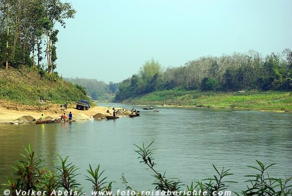 Am Khan-Fluss bei Luang Prabang - Laos © Volker Abels Am Khan-Fluss bei Luang Prabang - Laos © Volker Abels