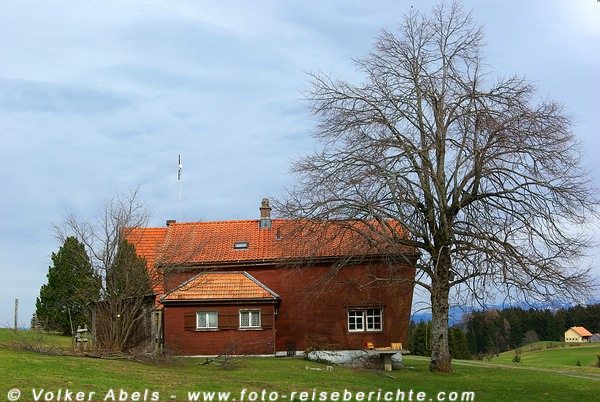 Haus in der Nähe von St. Anton (Oberegg), Schweiz - © Volker Abels Haus in der Nähe von St. Anton (Oberegg), Schweiz - © Volker Abels