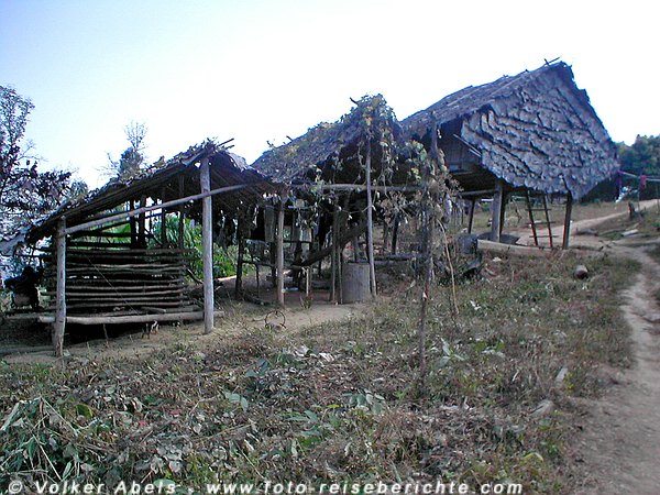 Hütte in einem Bergdorf - Thailand nördlich von Chiang Mai © Volker Abels Hütte in einem Bergdorf - Thailand nördlich von Chiang Mai © Volker Abels