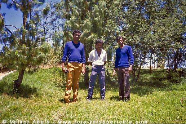 Freundliche Männer, die für das Foto ihre Maschinenpistolen zur Seite legten. © Volker Abels