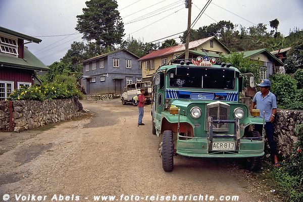 Jeepney für die Fahrt nach Sagada auf Luzon - Philippinen © Volker Abels Jeepney für die Fahrt nach Sagada auf Luzon - Philippinen © Volker Abels