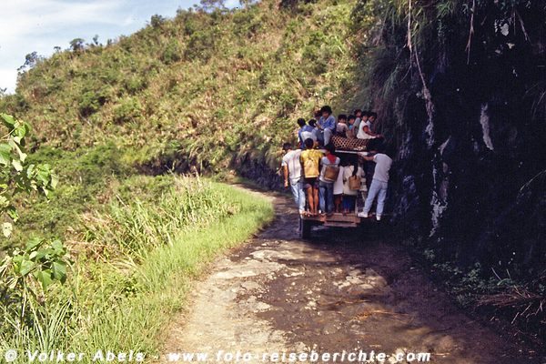 Gut "beladener" Jeepney unterwegs nach Banaue, Luzon - Philippinen © Volker Abels Gut "beladener" Jeepney unterwegs nach Banaue, Luzon - Philippinen © Volker Abels