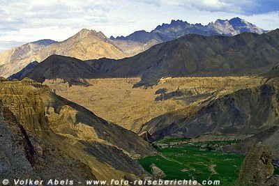 Bergformation im Himalaya - Ladakh, hier ist Tsampa ein weit verbreitetes Nahrungsmittel. © Volker Abels Bergformation im Himalaya - Ladakh, hier ist Tsampa ein weit verbreitetes Nahrungsmittel. © Volker Abels