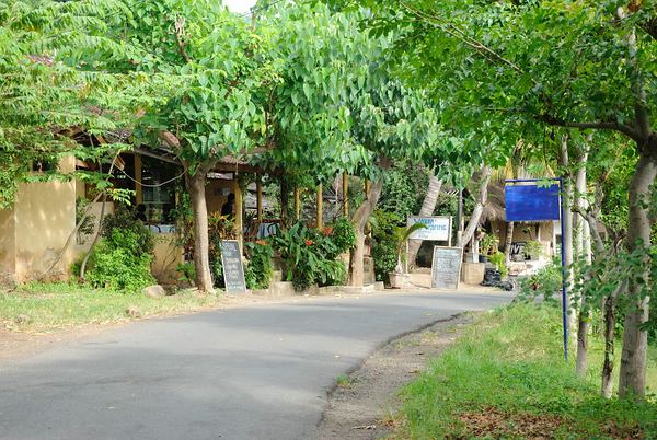 Amed, gemütliches Fischerdorf in Bali Kleine Straßen, wenig Verkehr, nette Menschen © Gerhard Zirkel Amed, gemütliches Fischerdorf in Bali Kleine Straßen, wenig Verkehr, nette Menschen © Gerhard Zirkel