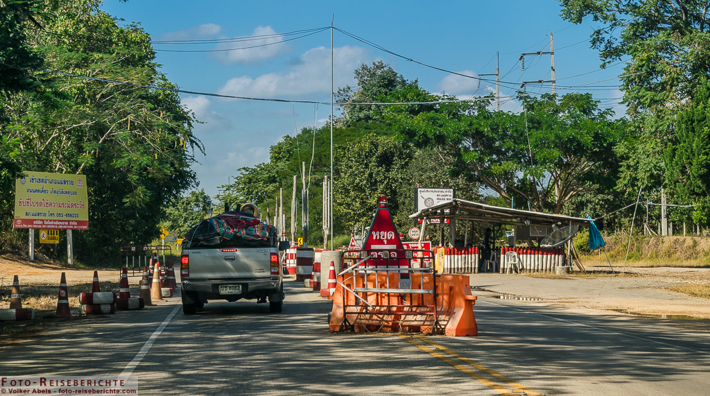 Polizei Kontrollpunkt in Thailand Polizei Kontrollpunkt in Thailand © Volker Abels - foto-reiseberichte.com