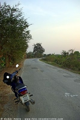 Moped in Thailand © Volker Abels foto-reiseberichte.com Moped in Thailand © Volker Abels foto-reiseberichte.com