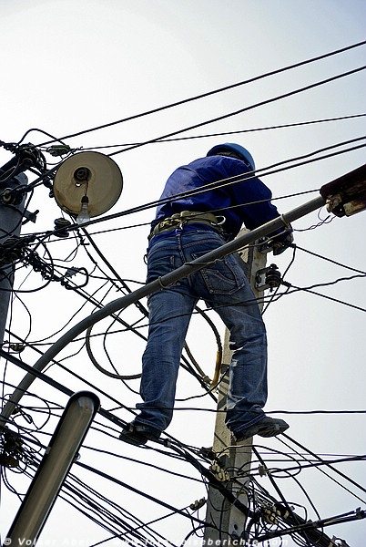 Elektriker in Laos @ Volker Abels