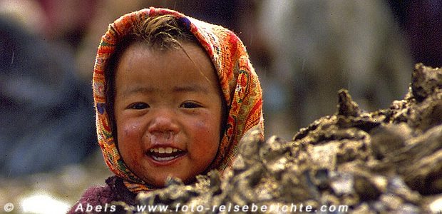 Mädchen in Ladakh © Volker Abels - www.foto-reiseberichte.com