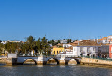 Portugal Tavira Altstadt Algarve - Römerbrücke Ponte Romana in Tavira
